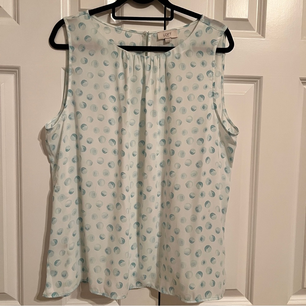 Sleeveless Loft top perfect for warm weather